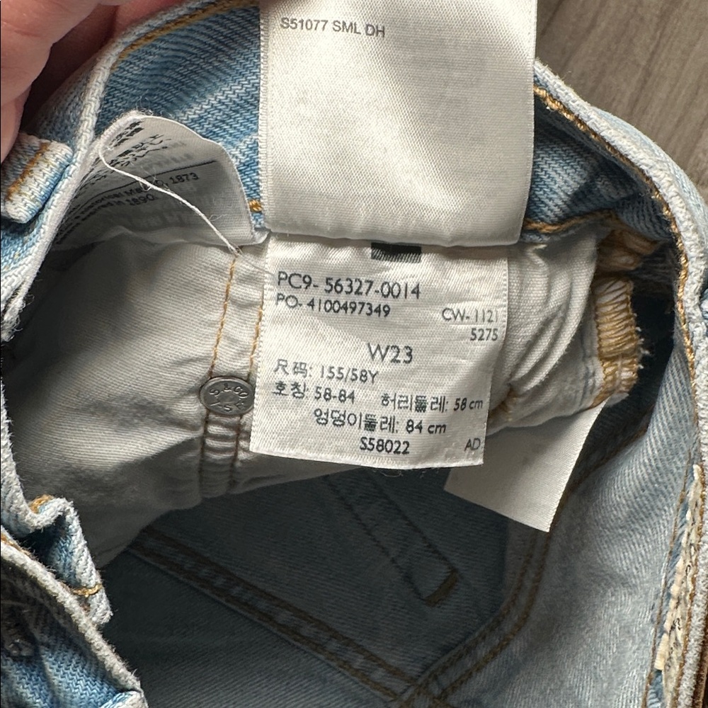 Levi's 501 Cut Off Distressed Denim Shorts - 23 - Picture 6 of 6